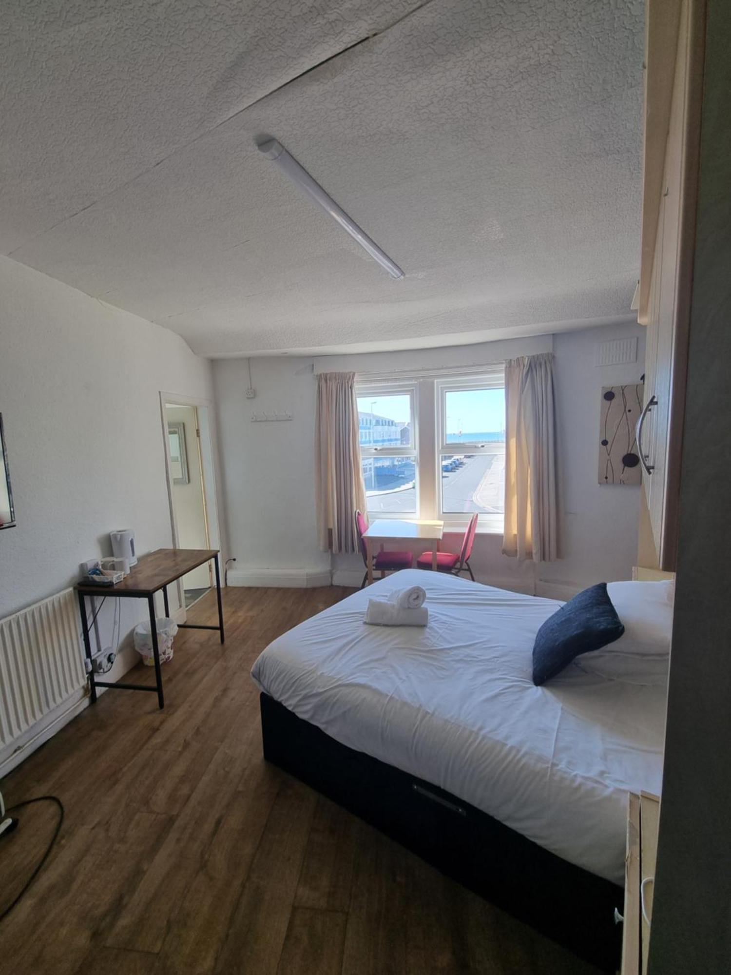 Henson Hotel Pleasure Beach Blackpool Quarto foto
