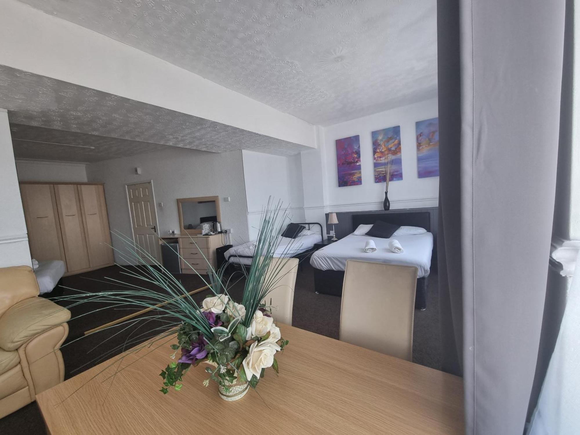 Henson Hotel Pleasure Beach Blackpool Quarto foto